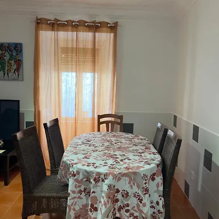 T2 2 Bedroom Flat In Arroios