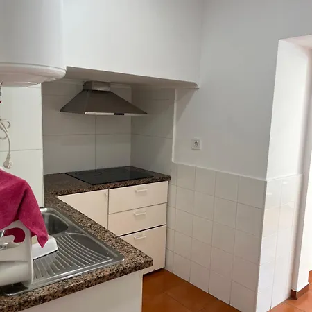 T2 2 Bedroom Flat In Arroios Lizbona