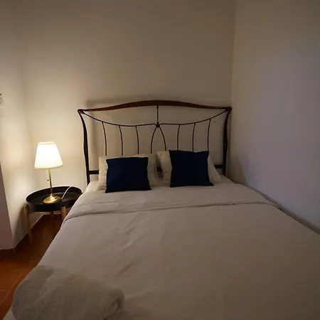 T2 2 Bedroom Flat In Arroios Lizbona