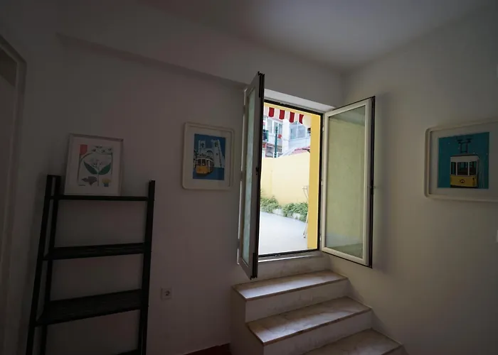 T2 2 Bedroom Flat In Arroios Lizbona